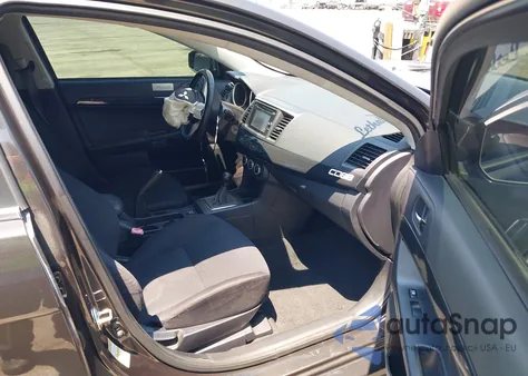 2015 Mitsubishi Lancer Evolution Gsr z USA, uszkodzony, nr VIN JA32W8FV3FU008103